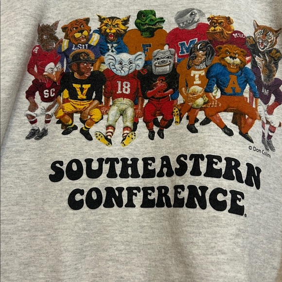 Don Collin’s Hanes Gray Crewneck Sweatshirt with Colorful SEC Mascot Graphic LG - Picture 2 of 5